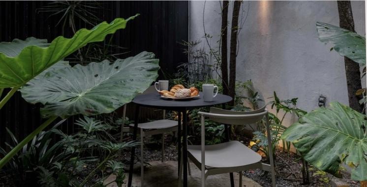 Patio exterior — Suites Calderón de la Barca